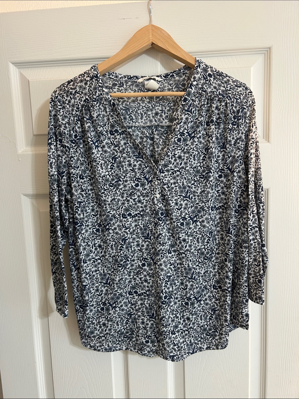 H&M White and Navy Floral Surplice Long Sleeve Blouse